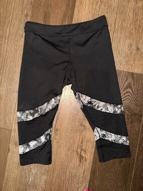 bcg Black Capri Leggings with Sheer Gray Marble Accent Panels